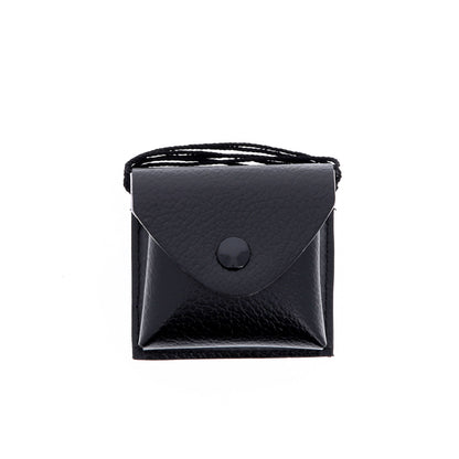 Portateca in simil-pelle. Dimensioni 7x9x2 cm