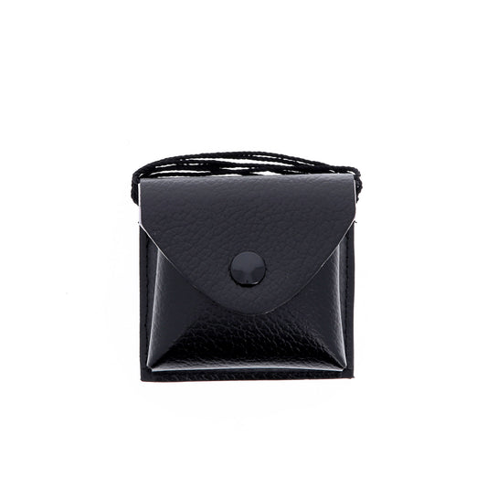 Portateca in simil-pelle. Dimensioni 7x9x2 cm