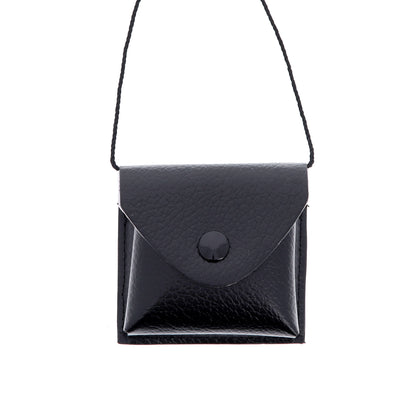 Portateca in simil-pelle. Dimensioni 7x9x2 cm
