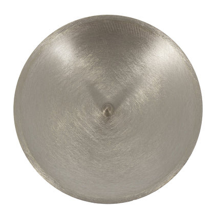 Porta candela in ottone nickelato con tre piedi e punzone centrale. Diametro 11,5 cm