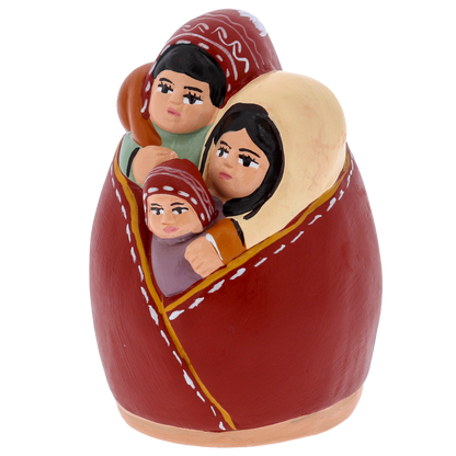 Presepe della tenerezza Sacra Famiglia artigianale – Nativita' in terracotta dipinta a mano. Dimensioni 4,5x8,5 cm