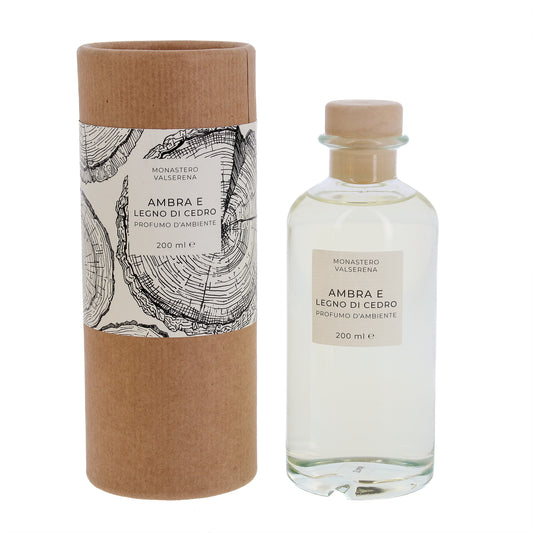 Profumo d'ambiente, fragranza ambra e legno di cedro. Confezione da 200 ml