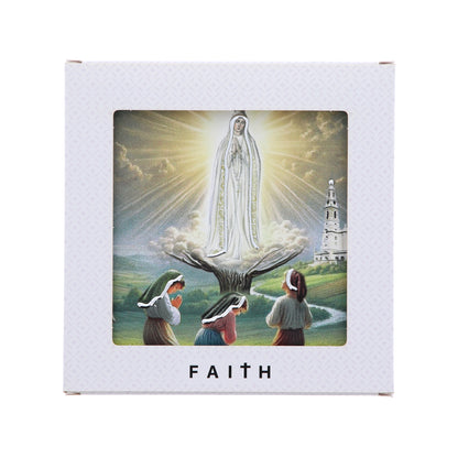 Quadro in legno Madonna di Fatima con dettagli argentati. Dimensioni 12,5x12,5 cm