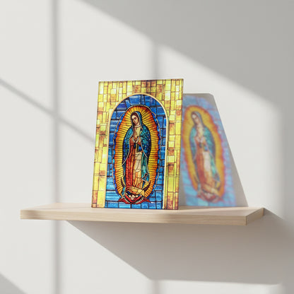 Quadro Madonna di Guadalupe in vetro – Immagine sacra da tavolo o da appendere con basetta – 13 × 18 cm