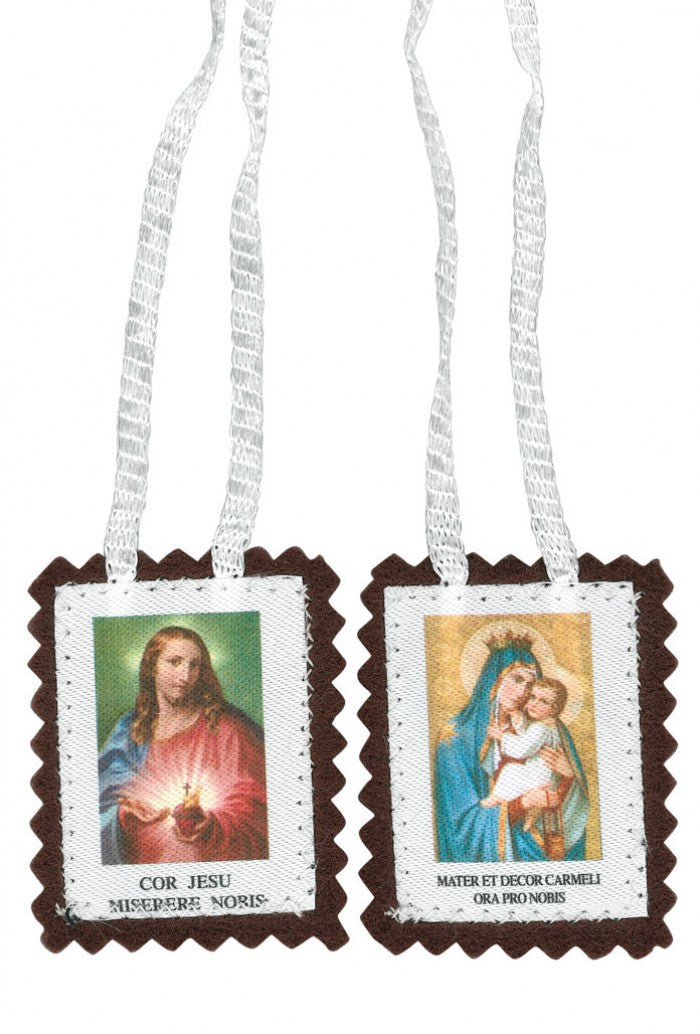 Scapolare Madonna del Carmelo. Dimensioni 4,5 x 3,5 cm
