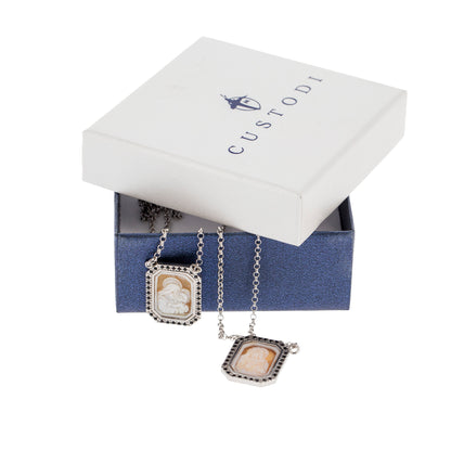 Scapolare in argento 925 con zirconi e cammeo

