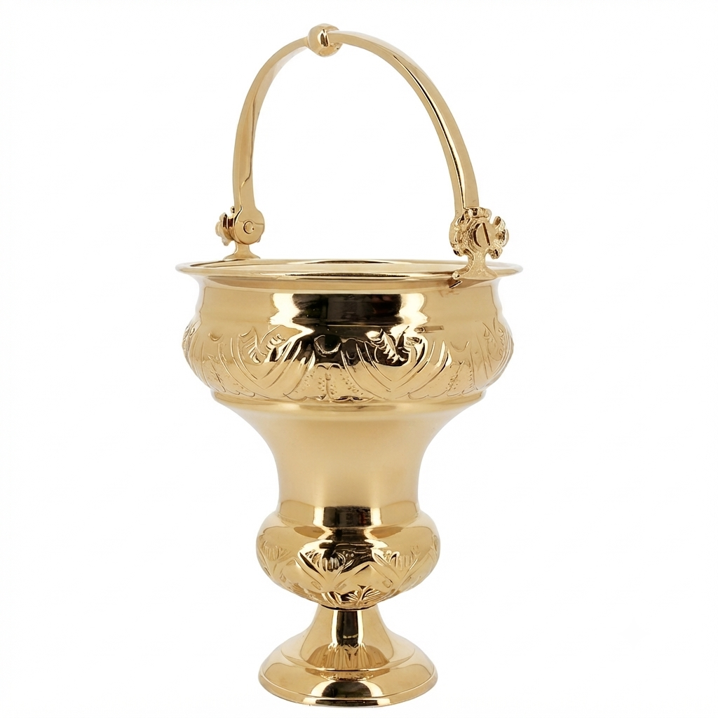 Secchiello con aspersorio per acqua benedetta in ottone dorato. Altezza 30 cm