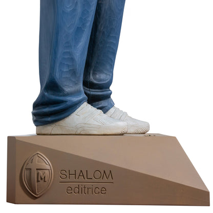 Statua in legno di San Carlo Acutis. Altezza 200 cm