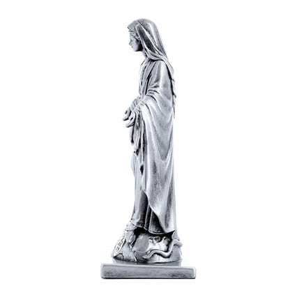 Statua Madonna Miracolosa in resina argentata con medaglia. Altezza 15 cm