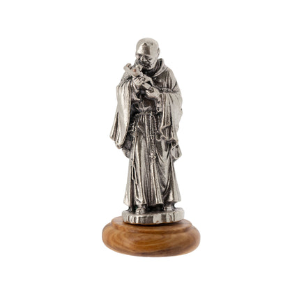 Statua San Pio in metallo argentato e base in legno d'ulivo. Altezza 6,5 cm
