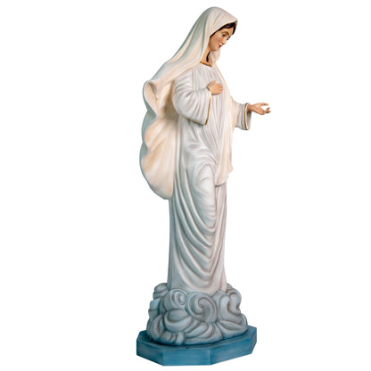 Statua Madonna Regina della pace, in vetroresina. Altezza 160 cm