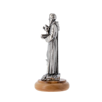 Statua San Benedetto in metallo argentato e base in legno d'ulivo. Altezza 6,5 cm
