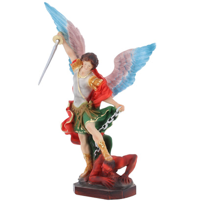 Statua San Michele Arcangelo, in resina. Altezza 40 cm, ali aperte 54 cm